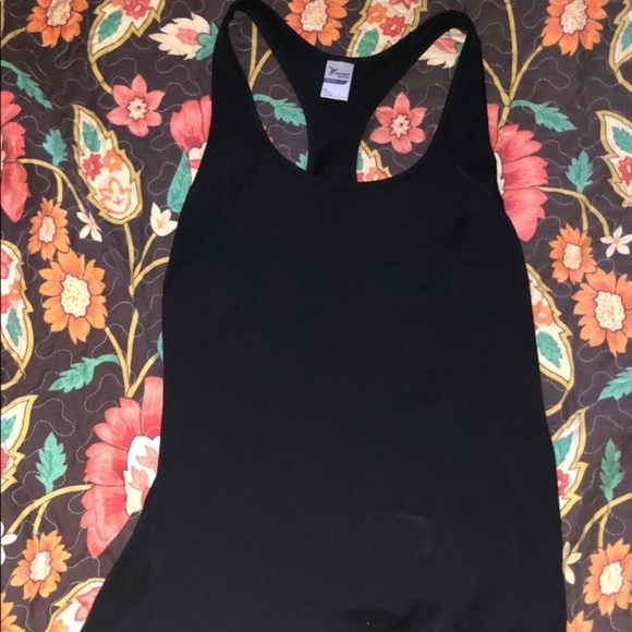 Old Navy Workout Top - Picture 1 of 2